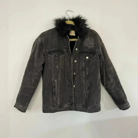 American Eagle Outfitters Jackets & Blazers - American Eagle Black Distressed Denim Jacket Womens Small Fur Collar Y2K